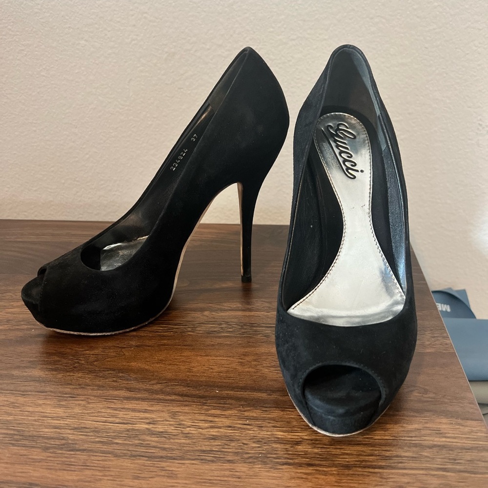Gucci peep toe platform shoes